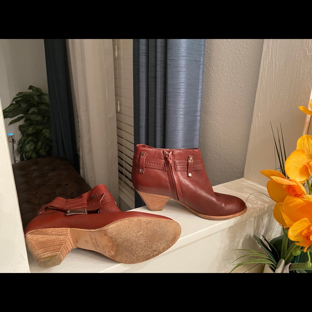 Marc Jacobs booties